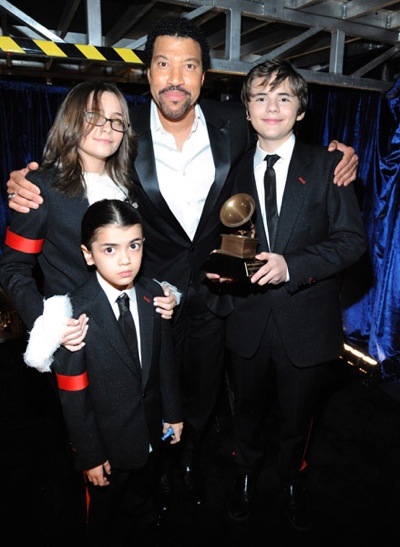 Michael Jackson's children accepted the performer's Lifetime Achievement award presented by Lionel Richie.